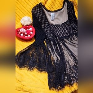 Black lace and  lined Sophie Max tunic-square neckline Size XL. So beautiful 😍
